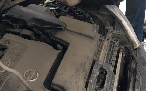 Вскрытие капота заблокированного автомобиля